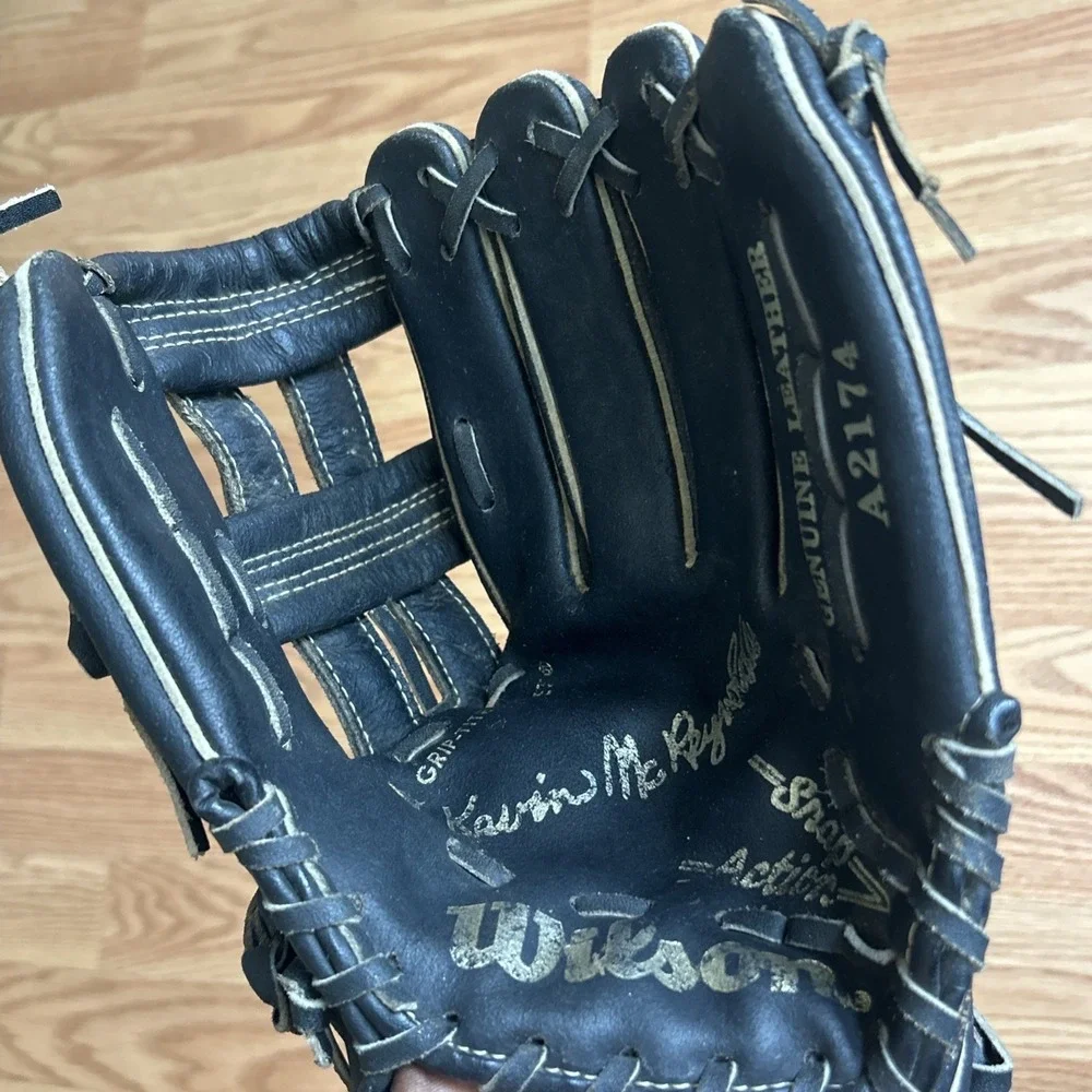 Wilson Signature Model A2174 Black Leather Baseball Glove Kevin McReynolds RHT